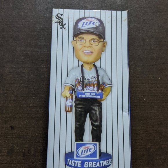 Miller Lite bobblehead beer vendor (NWT) - Picture 1 of 7